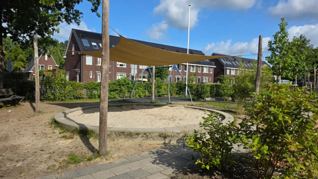 Annie M.G. Schmidt school - Groen Schoolplein - Sfeerfoto 4
